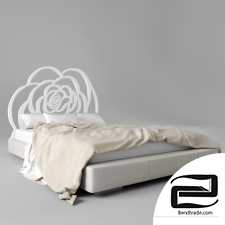 Roza Bed