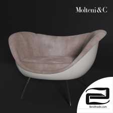 Molteni armchair D.154.2